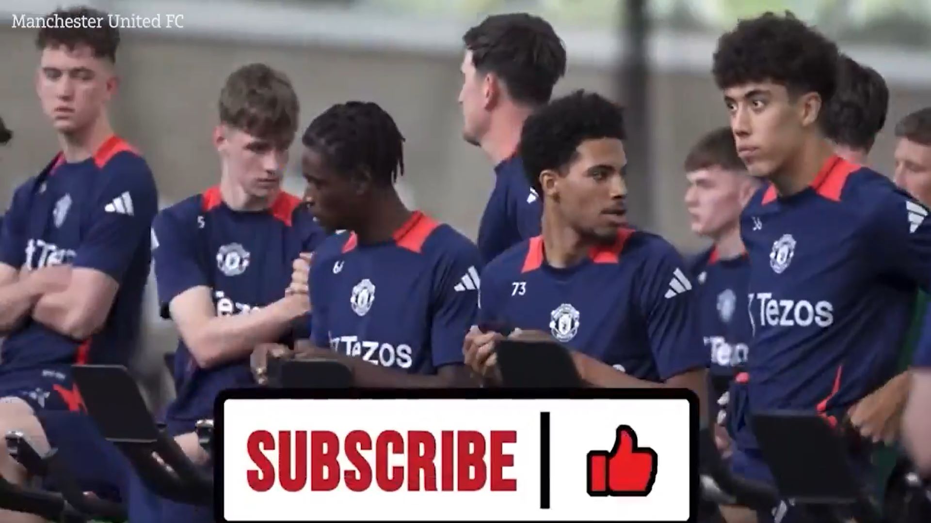 Thậm chí ở dưới phần bình luận, nhiều CĐV đội chủ sân Old Trafford còn yêu cầu HLV Erik ten Hag xem xét lại quyết định trả lại tấm băng thủ quân cho cựu sao Leicester City.